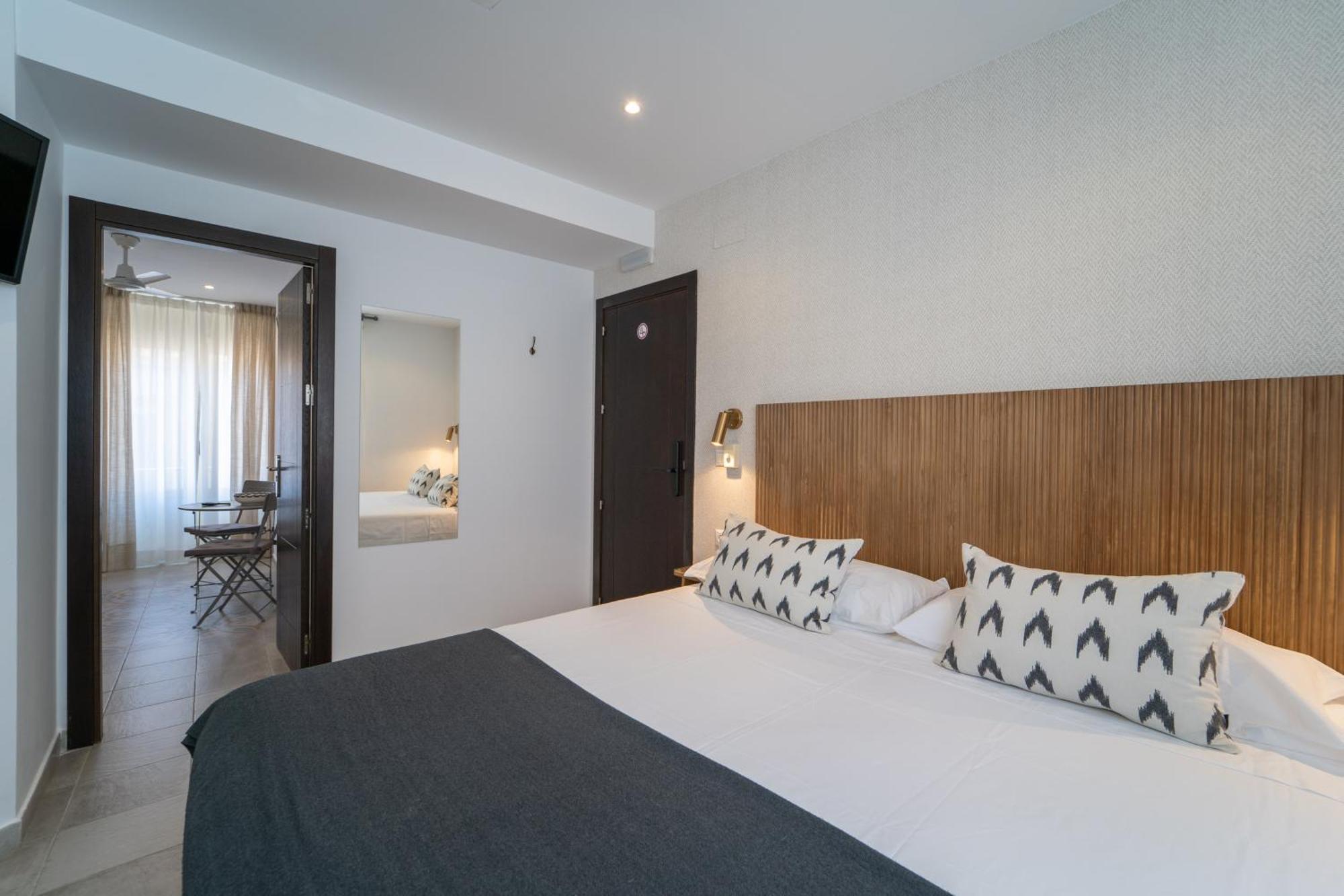 La Siesta De Picasso Hotel Малага Екстериор снимка